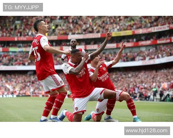 英超传奇球星回顾与精彩瞬间盘点展现足球魅力与激情