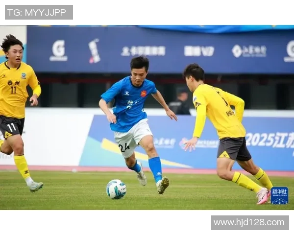 足球明星亲临扬州激情踢球视频精彩瞬间回顾